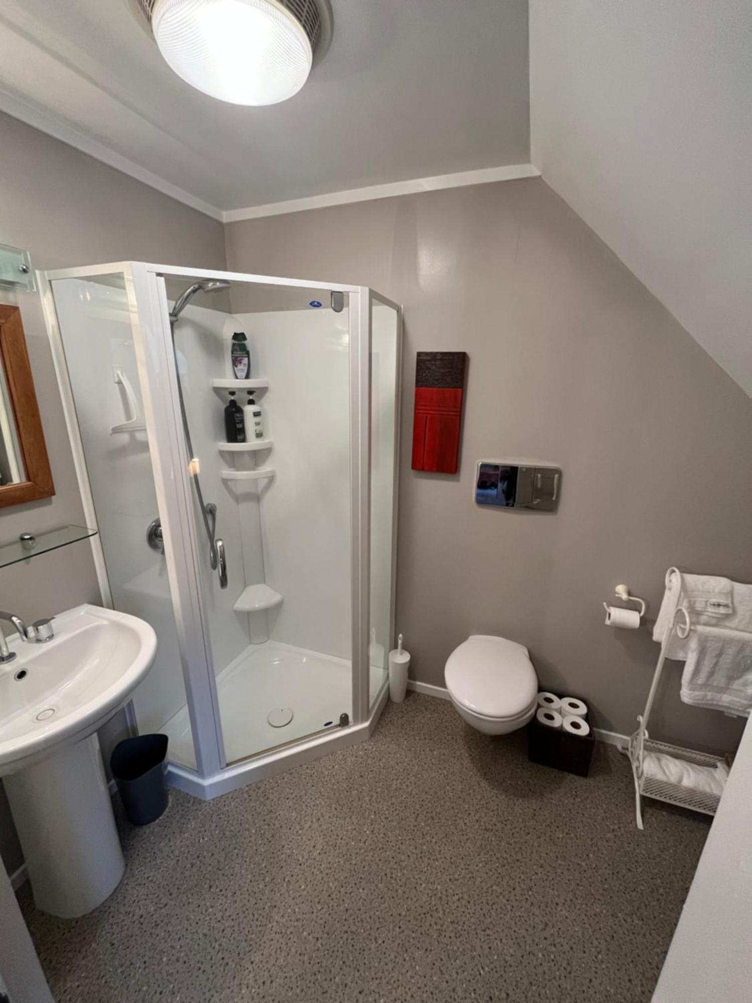 Tudor Manor Bed & Breakfast Paraparaumu Eksteriør bilde