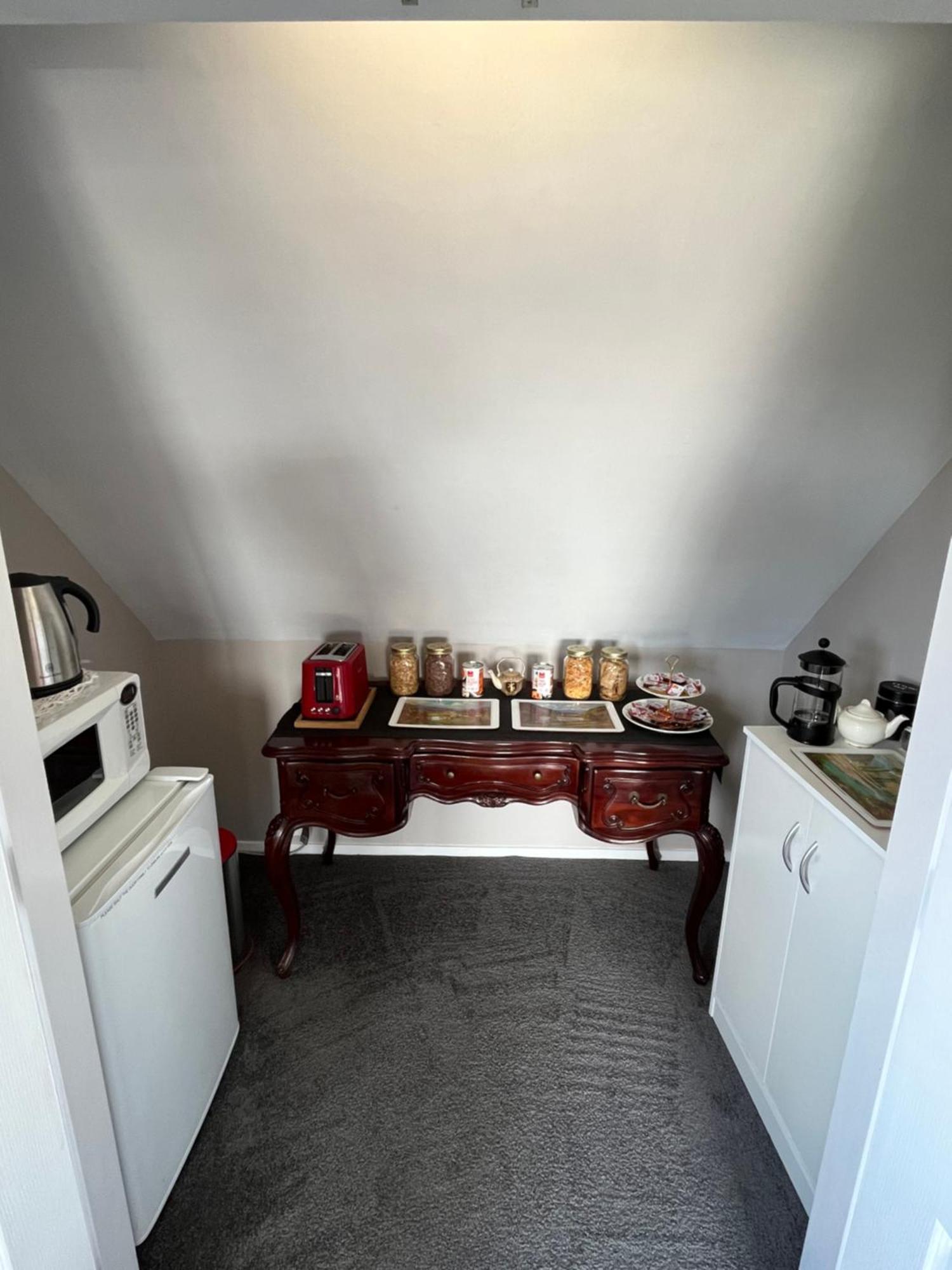 Tudor Manor Bed & Breakfast Paraparaumu Eksteriør bilde