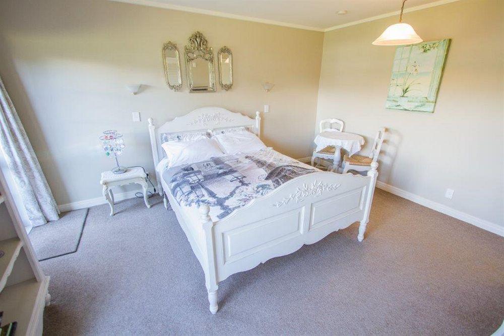 Tudor Manor Bed & Breakfast Bed & Breakfast Paraparaumu Eksteriør bilde