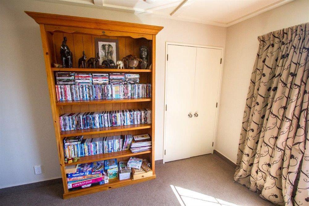 Tudor Manor Bed & Breakfast Paraparaumu Eksteriør bilde