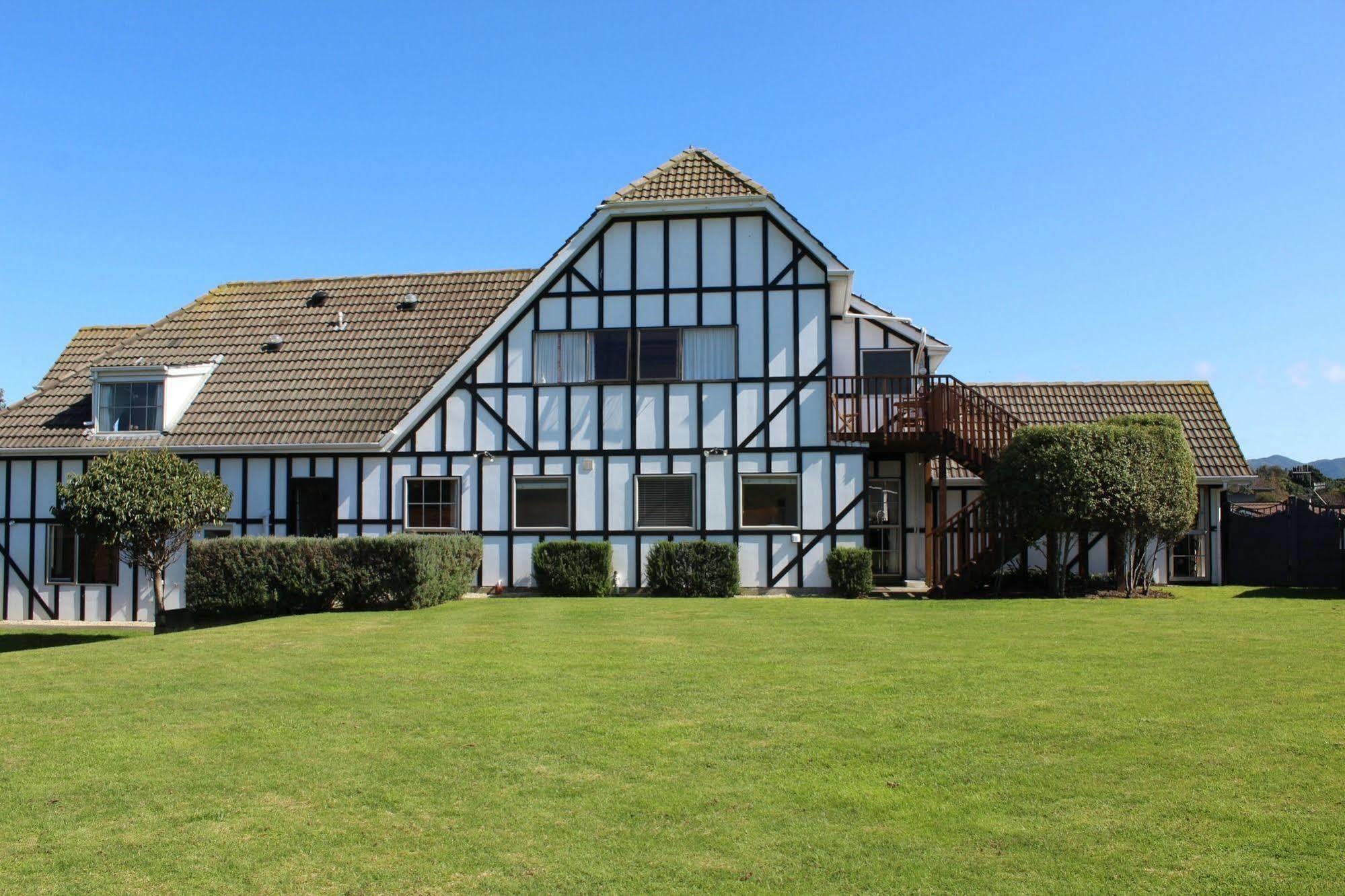 Tudor Manor Bed & Breakfast Paraparaumu Eksteriør bilde
