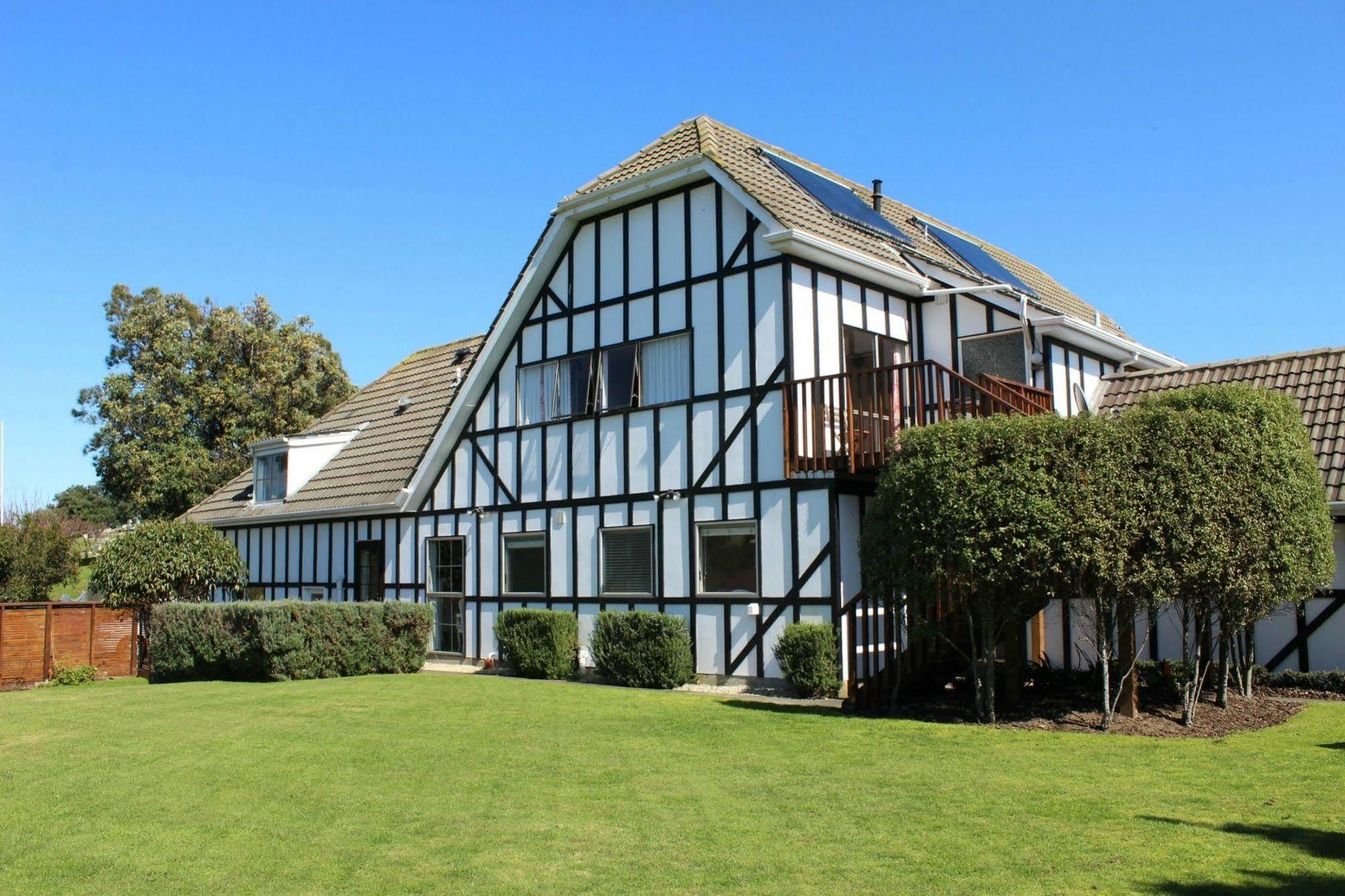 Tudor Manor Bed & Breakfast Paraparaumu Eksteriør bilde